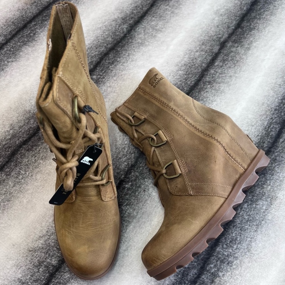 Sorel Joan of Arctic Wedge II Buckle Lace Up Elk Suede Wedge Bootie Boots